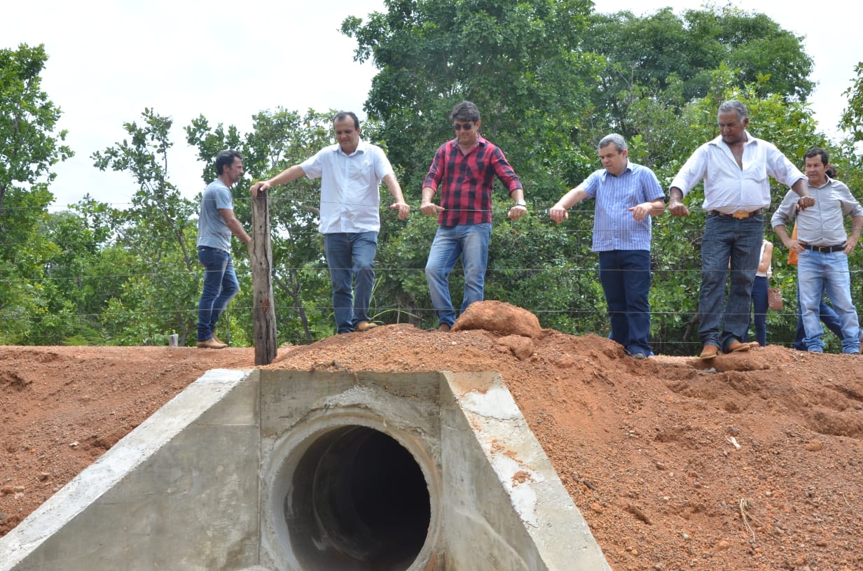 Joaquim Maia entrega ponte bueiros e recuperação de estradas no Assentamento Pau DArco em Porto Nacional