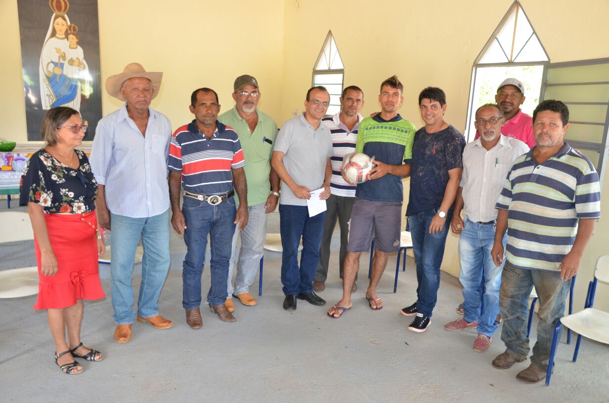 Prefeito Joaquim Maia ouve demandas dos moradores do assentamento Almescéga