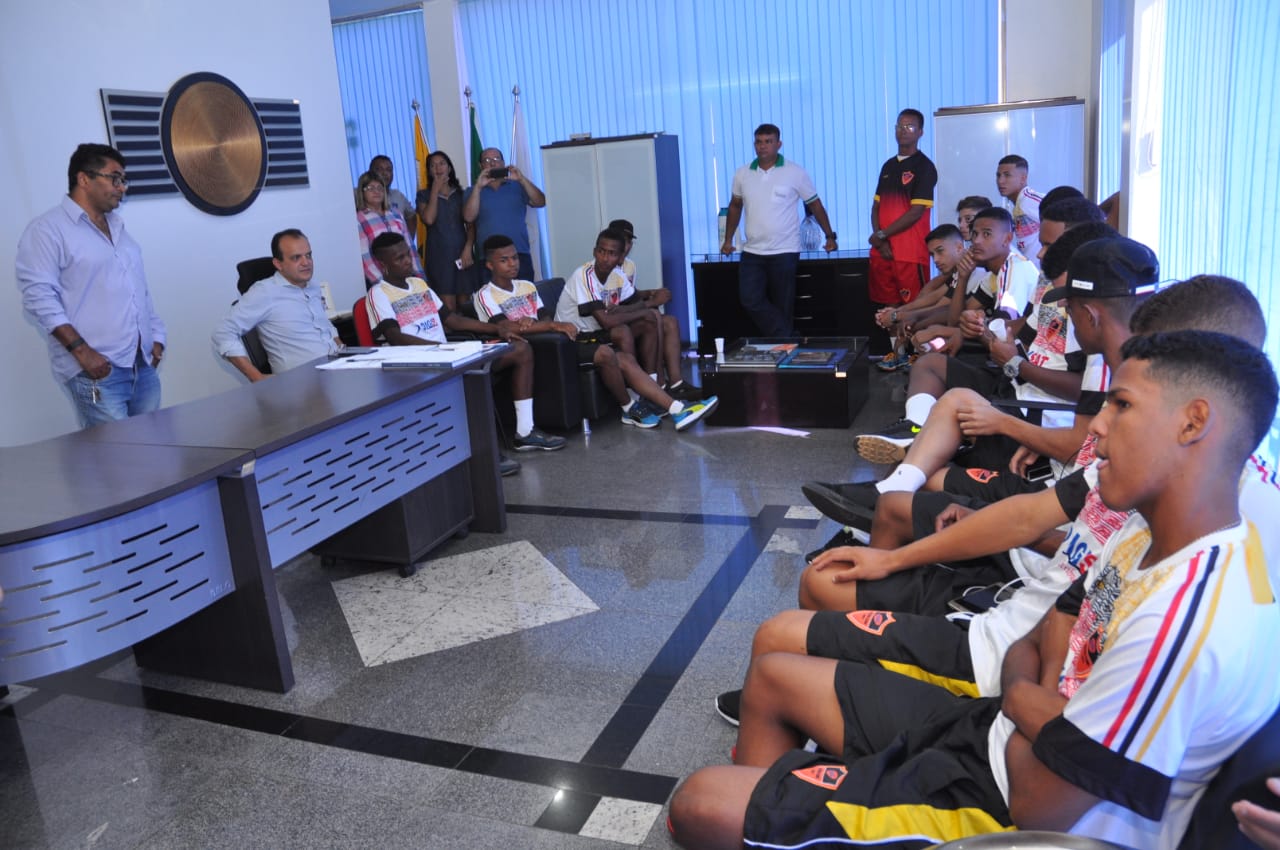 Prefeitura de Porto Nacional apoia equipe de futebol que disputa competição internacional em São Paulo 2