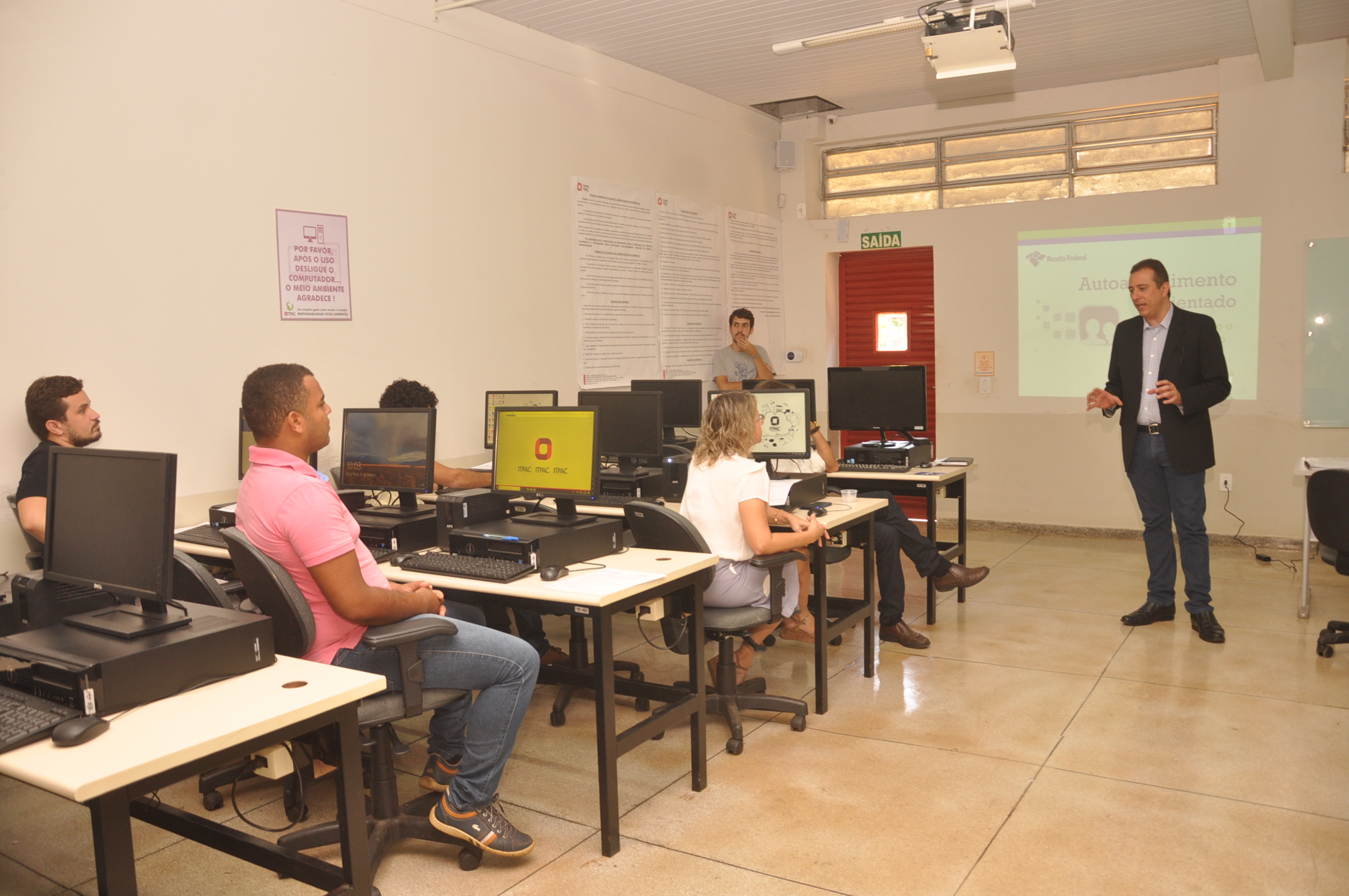Profissionais do Porto Rápido e da subprefeitura de Luzimangues recebem treinamento da Receita Federal
