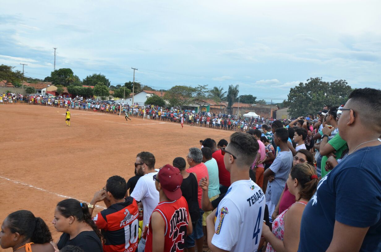 Mais de duas mil pessoas prestigiam final de campeonato de futebol apoiado pela Prefeitura de Porto Nacional 2