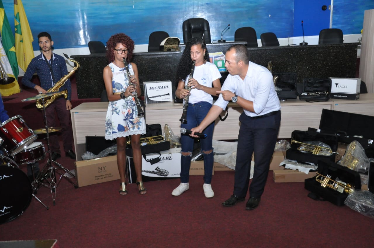 Prefeitura de Porto Nacional entrega instrumentos musicais para Banda Sinfônica 3