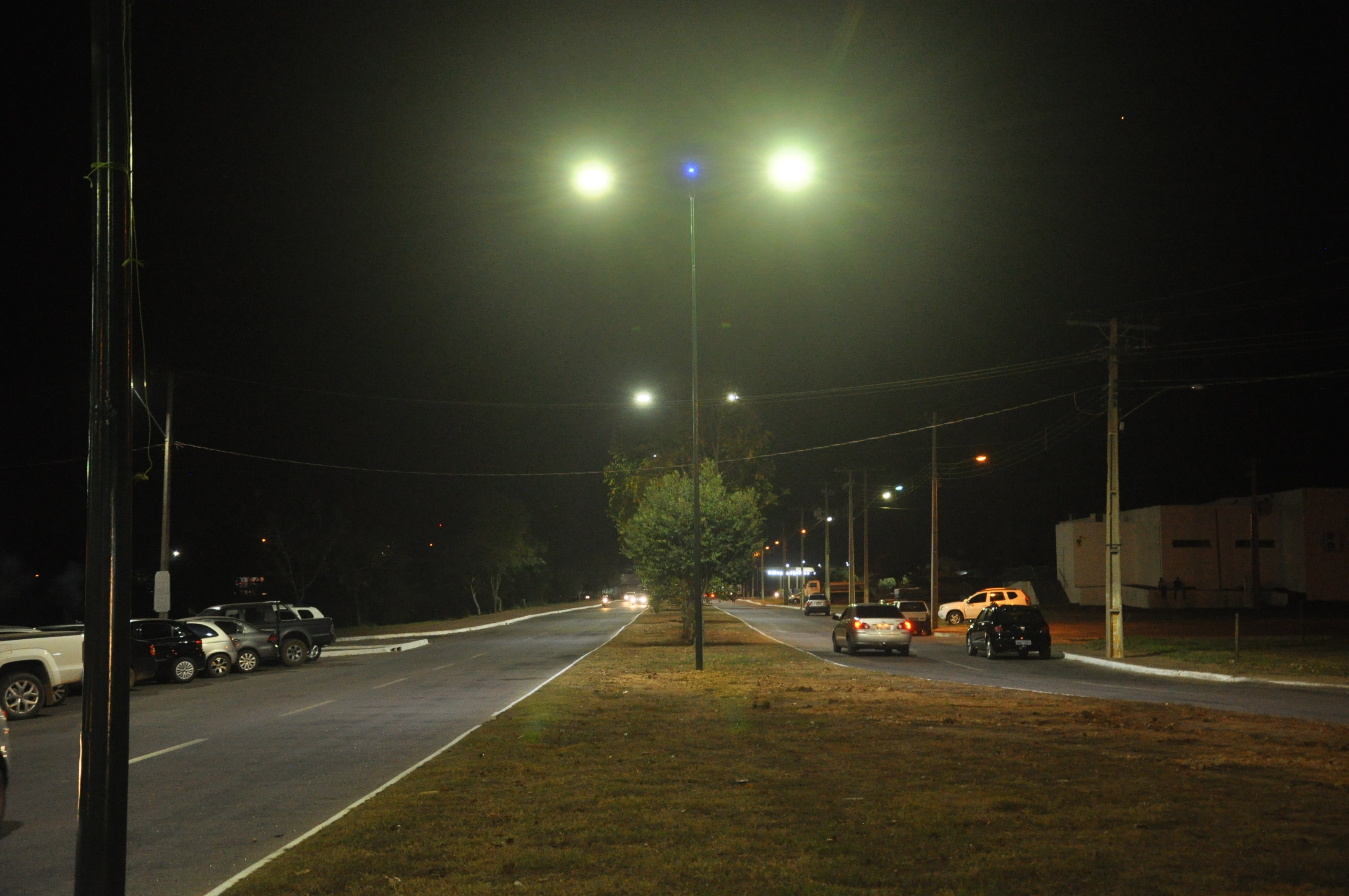 Prefeitura de Porto Nacional implanta iluminação de LED para a Avenida Beira Rio